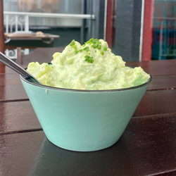 Salada de batata (Maionese Caprezii)
