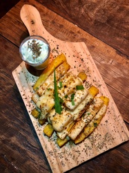 PORÇÃO DE POLENTA COM QUEIJO TEMPO DE PREPARO 10 A 30 MINUTOS