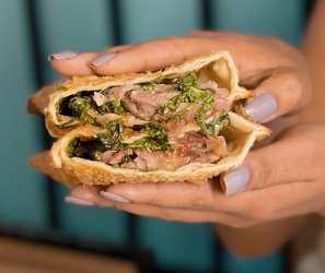  Presunto Parma, Rúcula, Queijo Brie e Geleia de Pimenta