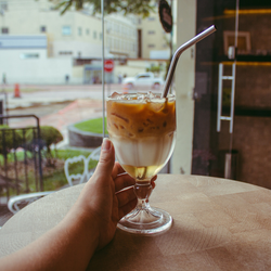 Latte Avelã Gelado