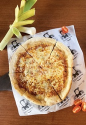 Pizza Palmito e Alho Poró