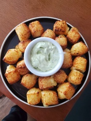 Dadinho de Tapioca com Queijo Coalho