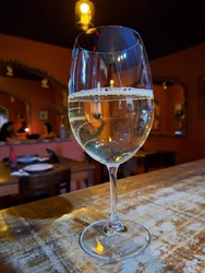 Taça de Vinho Fino Branco Suave da Casa