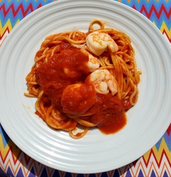 Spaghetti ao Molho Vermelho com Camarões