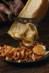 Fettuccine con Filetto alla Parmigiana con Raclette