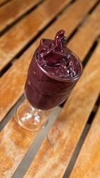 Suco de Açaí com Iogurte Orgânico