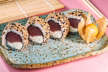 URAMAKI ATUM FILADÉLFIA - 8 UNIDADES
