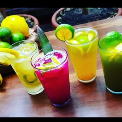 CAIPIRINHAS CACHAÇA DA CASA