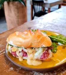 O MELHOR PAO COM LINGUIÇA DA ESTRADA!!!!!!