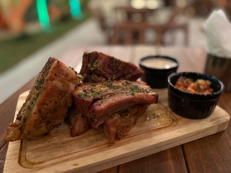 Costela de porco ao Lemon Pepper 