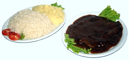 FILÉ AO MOLHO MADEIRA
