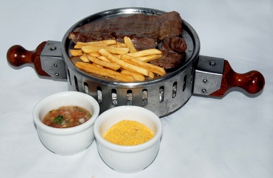 CARNE DE SOL NA BRASA COM FRITAS