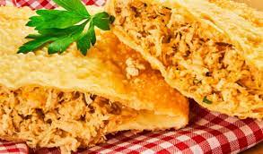 Pastel de frango com catupiry 