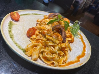 Fetucinne  ao Molho Pomodoro com Frutos do Mar