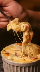 MAC AND CHEESE 