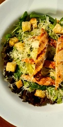 Salada Caesar com File de Frango