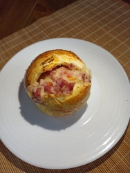 Pão de Batata com Bacon e Requeijão