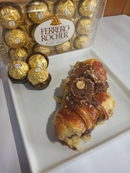 Croissant  Ferrero Rocher