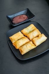 Rolinho Primavera Queijo
