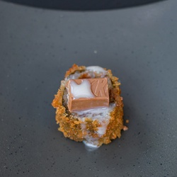 Hot Roll Kit Kat Ao Leite