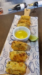 PORÇÃO DE BOLINHO DE BACALHAU 6 UN