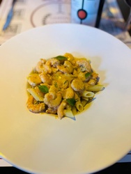 PENNE AO MOLHO DE CAMARÃO