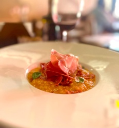 RISOTTO DE JAMON SERRANO À POMODORO
