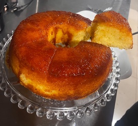 Bolo de Mandioca caramelizado