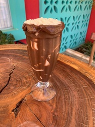 Milk Shake Leite ninho, morango e creme de avelã 260ml