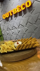 Nuggets de Frango com Batata Frita