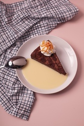TORTA DE CHOCOLATE MEIO AMARGO