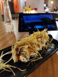 URAMAKI CRYSP ALHO PORO