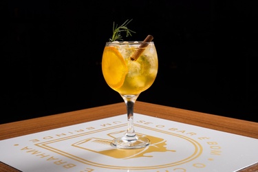 GIN TONICA TROPICAL