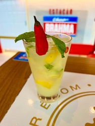 CAIPIRINHA SICILIA CALIENTE (VODKA ABSOLUT)