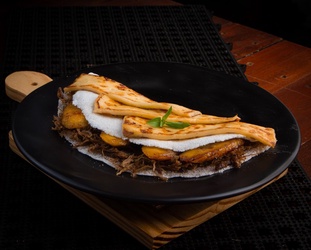 CARNE DE SOL, BANANA E QUEIJO COALHO