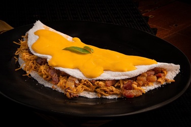 FRANGO, CHEDDAR E BACON