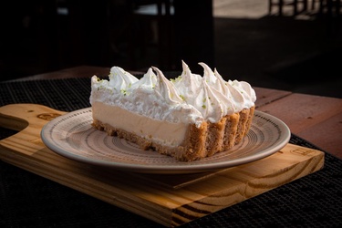 TORTA MOUSSE DE LIMÃO 