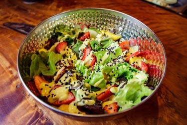 SALADA TROPICAL