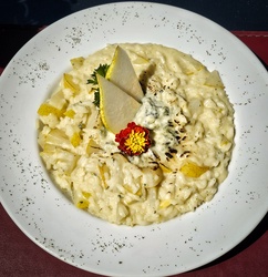 RISOTO DE PERA COM GORGONZOLA