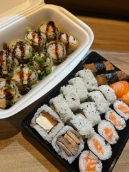 COMBINADO SUSHI + HOT  -29 PEÇAS