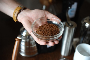 Café Em Prensa Pequena