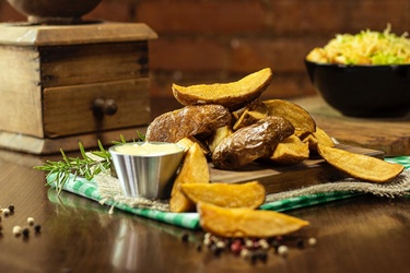 Batata Rústica Com Cheddar E Bacon