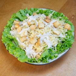 Salada Caesar 