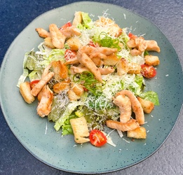 Salada Caesar Frango