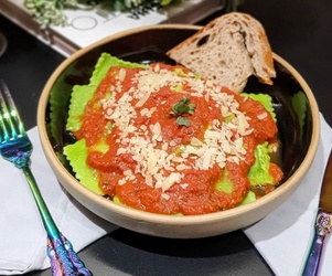 Ravioli Verde recheado com Muçarela de Búfala 