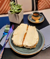 Pão na Chapa com Requeijão