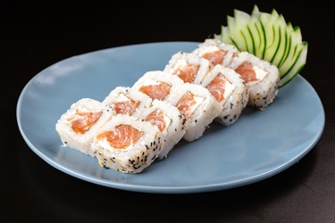 Uramaki Salmão