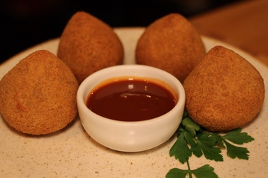 COXINHA DE MASSA DE MANDIOQUINHA