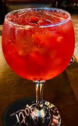 Gin Tônica de frutas vermelhas orgânicas