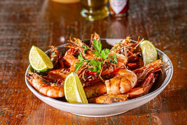 CAMARÃO AO ALHO & AZEITE